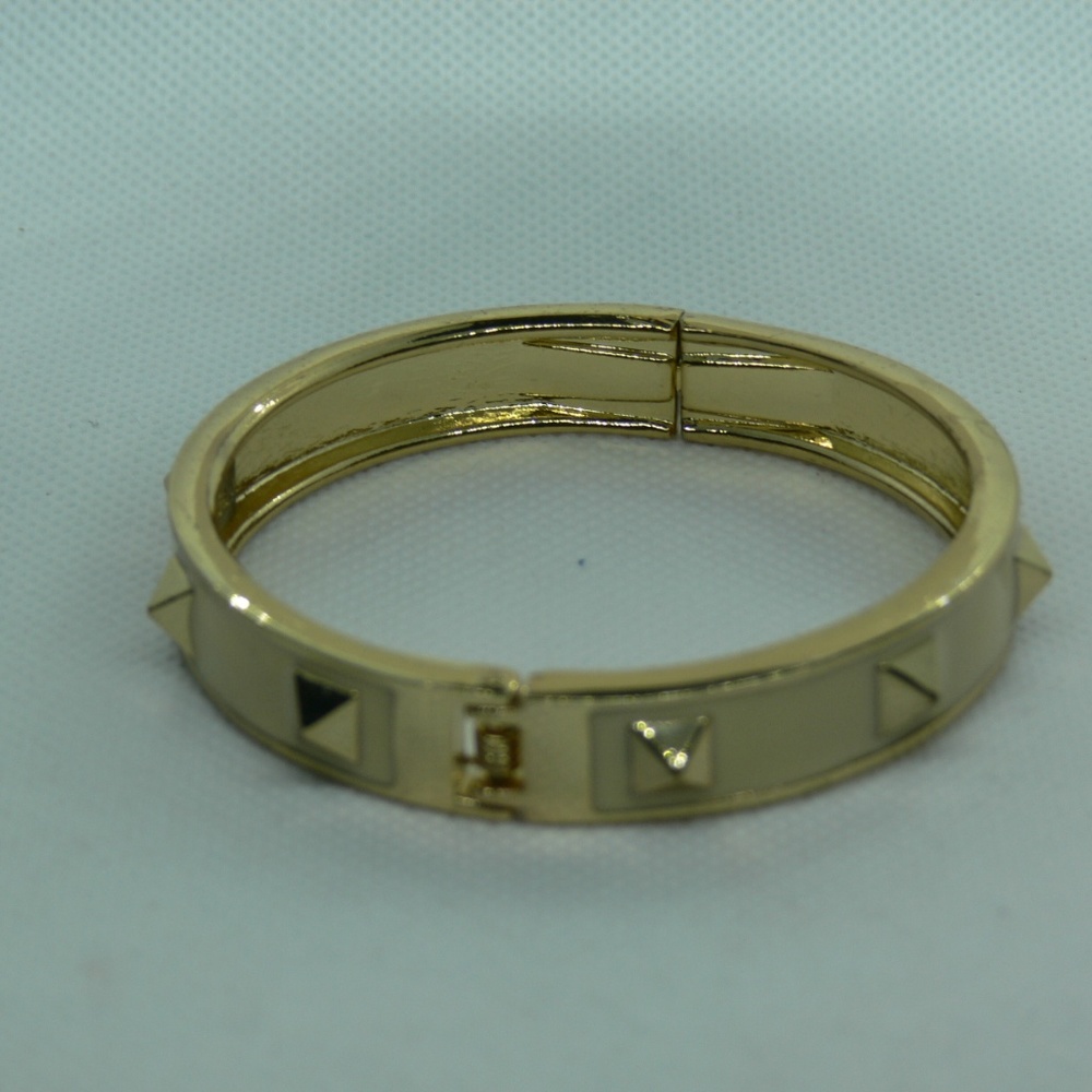 Gap stud bracelet - Picture 4 of 5